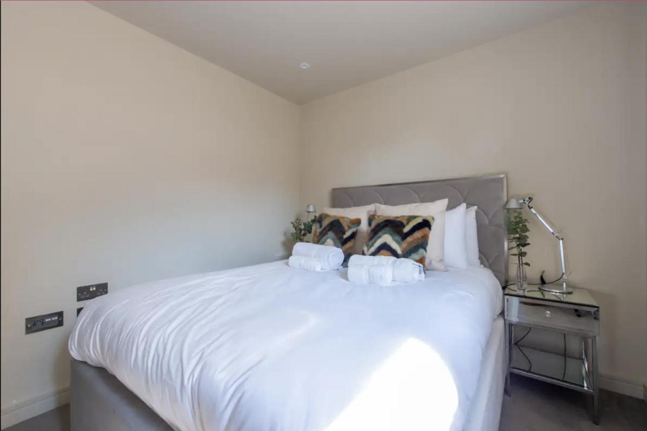 Апартаменты 2Bd, 2Ba Urban Oasis Chcl F4 Чигуэлл Экстерьер фото
