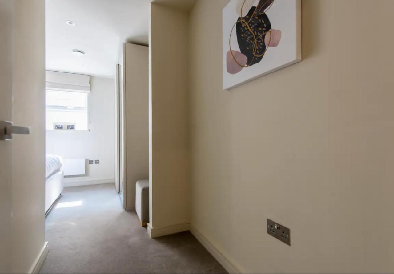 Апартаменты 2Bd, 2Ba Urban Oasis Chcl F4 Чигуэлл Экстерьер фото